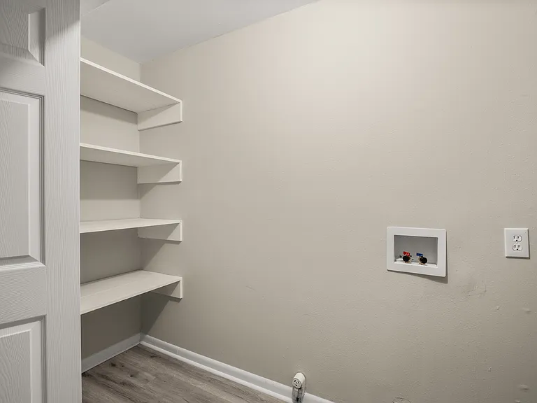 101 W Center St — Photo 18