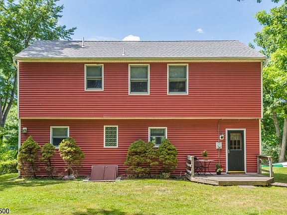 4th image of 3 Spruce Ct