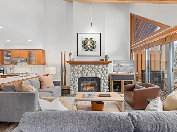 4847 Casabella Cres #A, Whistler, BC V8E 0Z4