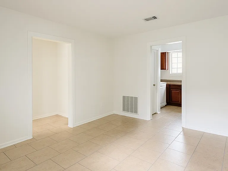 213 State St #D — Photo 4