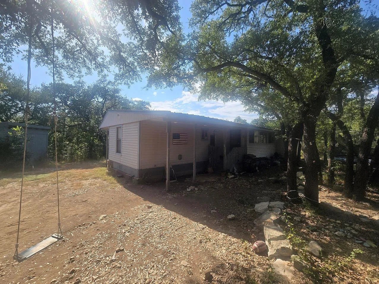 3 bed, 2.0 bath, 1628 sqft, $1,850 — Photo 2