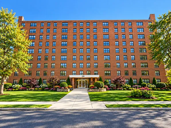 The Pinnacle, 248 Reynolds Ter APT 6L, Orange, NJ 07050