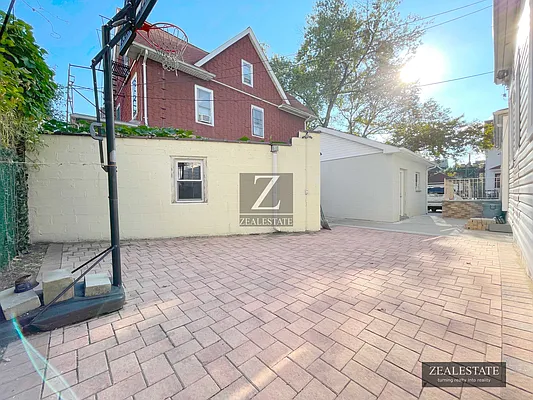 Rented by ZealEstate Group Inc | media 12