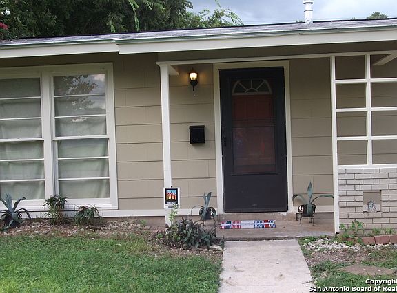 3rd image of 342 Hatcher Ave