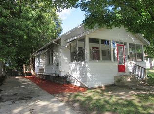 907 Spencer St NE, Grand Rapids, MI 49505