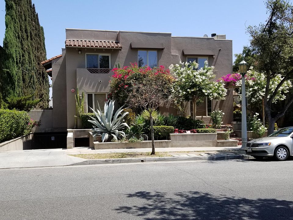 1st image of 448 S Oak Knoll Ave Unit 2