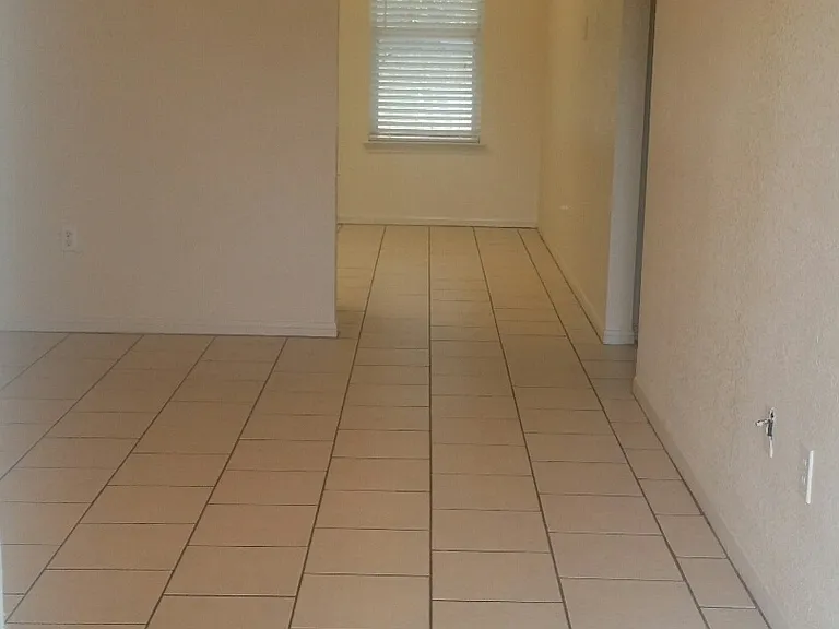 1102 Circle M Dr #C — Photo 9