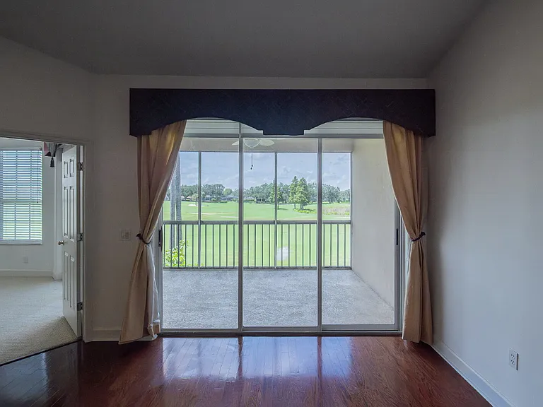 447 Enclave Pl — Photo 32