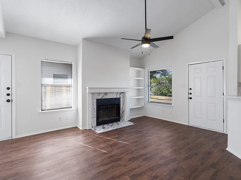 2909 W Slaughter Ln #B — Photo 30