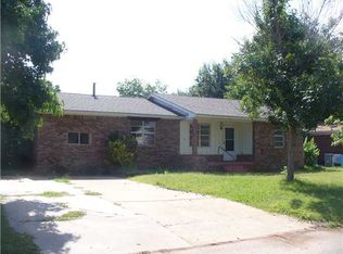 510 Pryor Dr, Lindsay, OK 73052