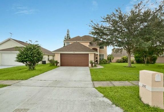 2nd image of 2747 Regency Oak Ln