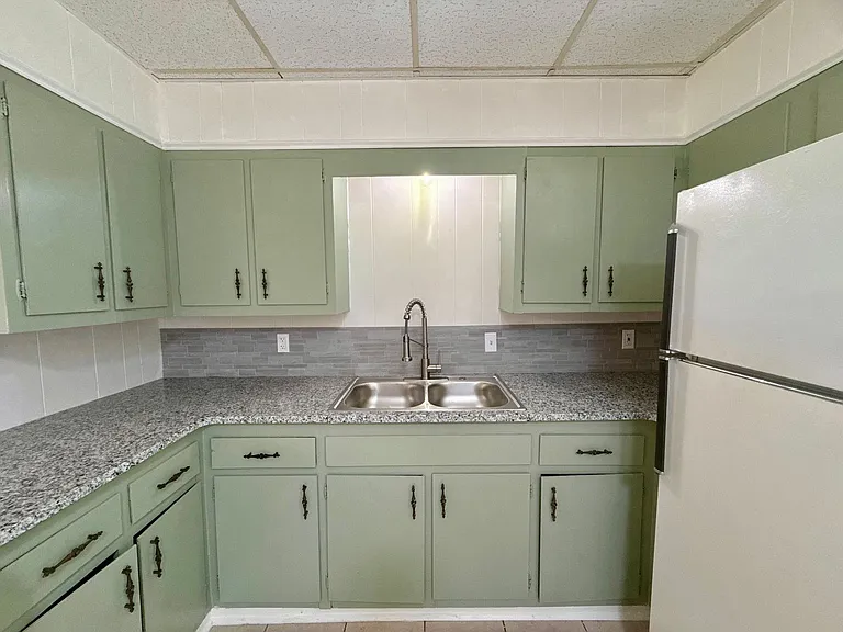 1403 Kimberly Dr — Photo 8