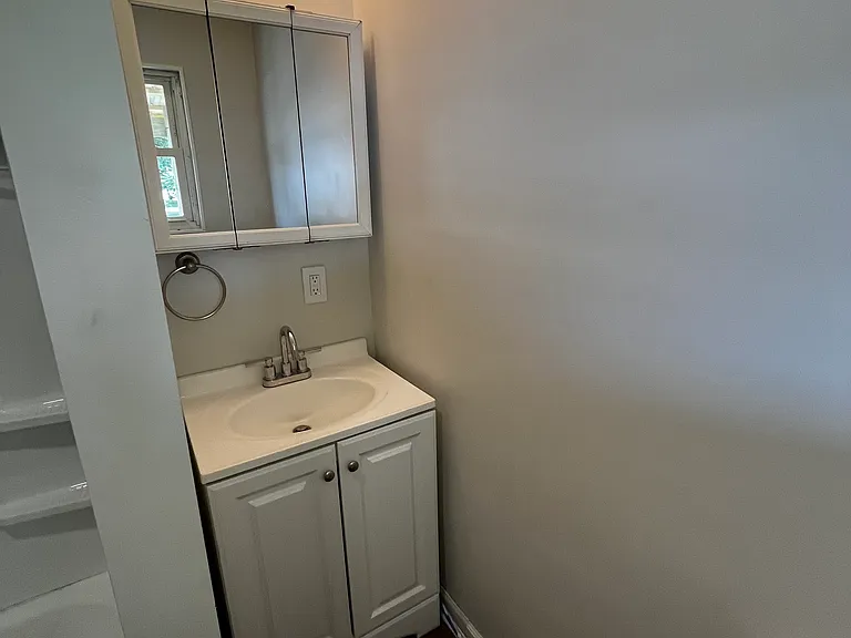 640 Orange St — Photo 6