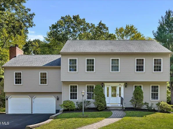 34 Darnley Greene, Delmar, NY 12054