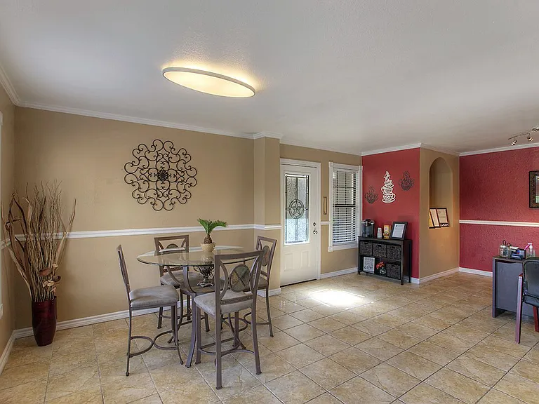 Chateau Avalon of Austin — Photo 20