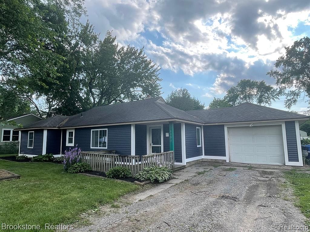 1195 N Cass Lake Rd, Waterford, MI 48328 MLS 20230058269 Zillow