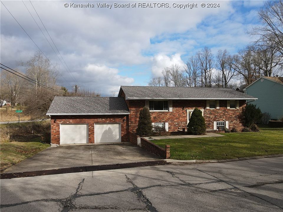 1st image of 21 Oak Dr