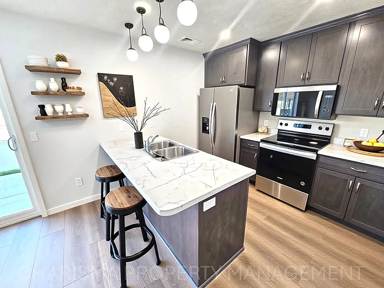 Tunis Drive Townhomes — Photo 30