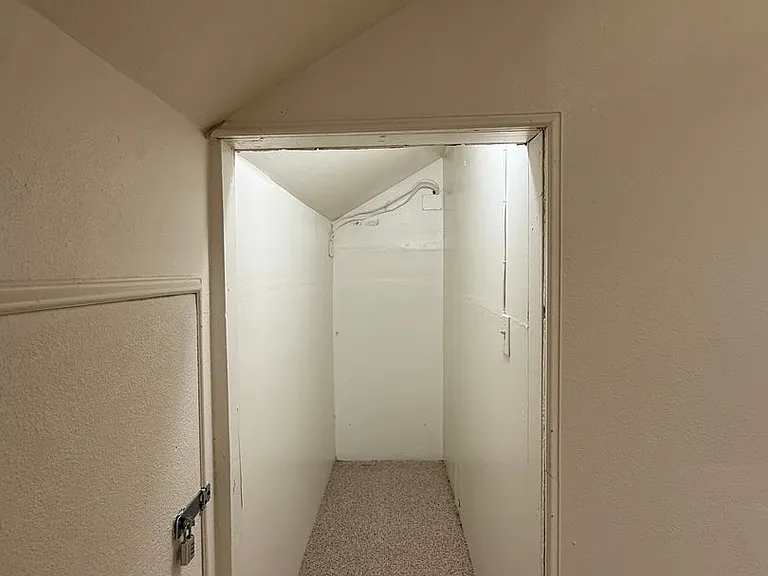 1422 Eagle Ct — Photo 43