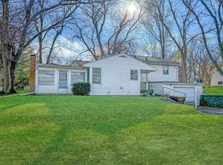 3233 W Stephenson St, Freeport, IL 61032