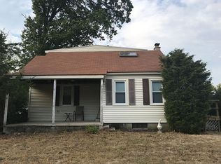 738 E Farr Rd, Muskegon, MI 49441