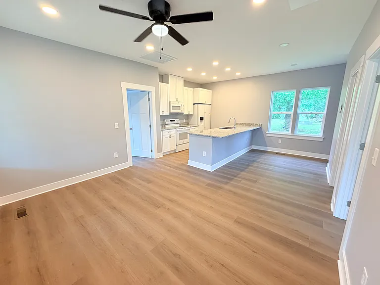 121 Hamblen Ave — Photo 3