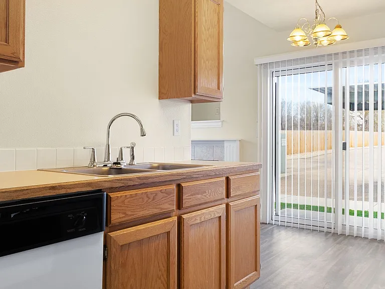 17 N Sugar St #103 — Photo 16