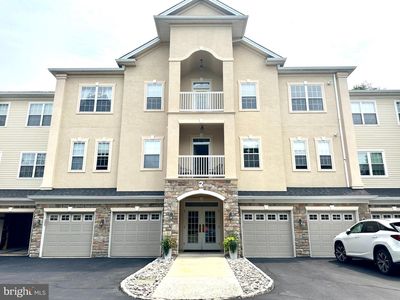 2 Falcon Dr APT 202, Holland, PA, 18966