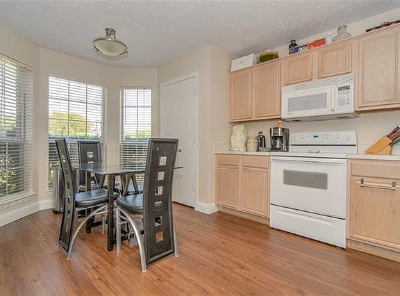 5th image of 143 Hardwicke Ln