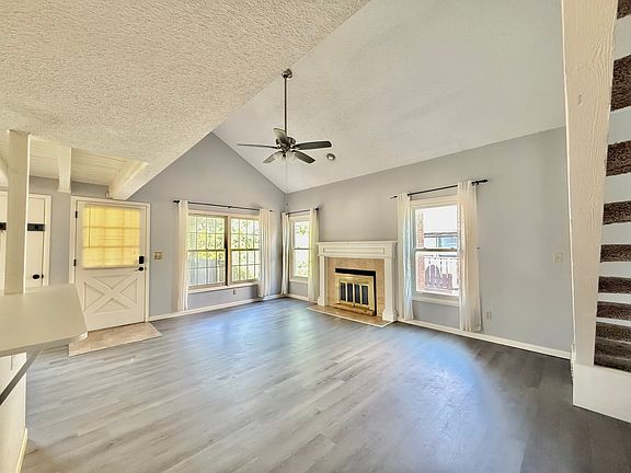 2nd image of 1450 S Webb Rd APT 422
