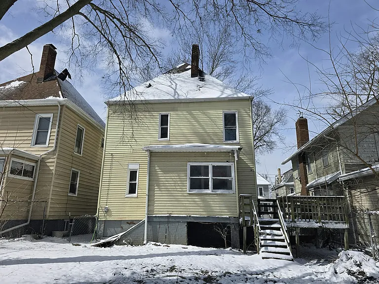 1806 N Peoria Ave — Photo 2