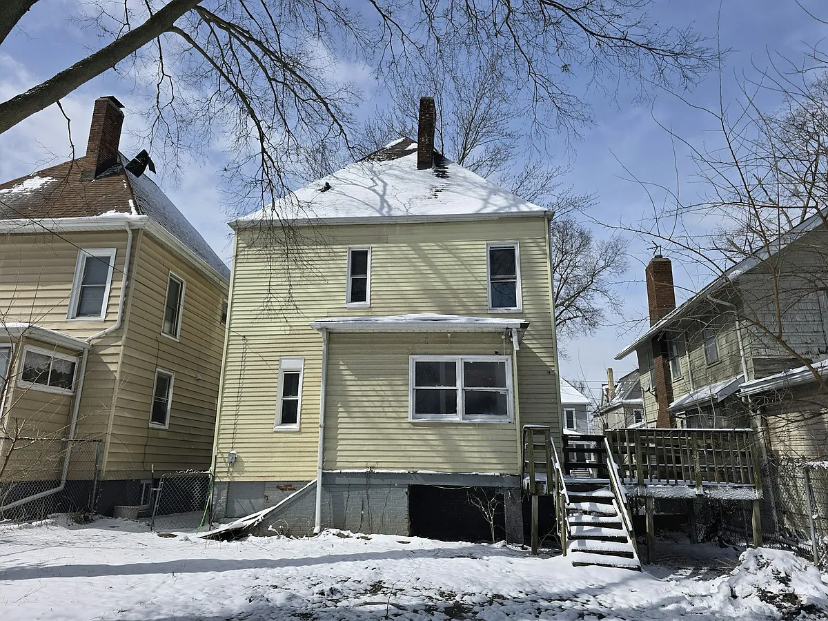 Building Photo - 1806 N Peoria Ave