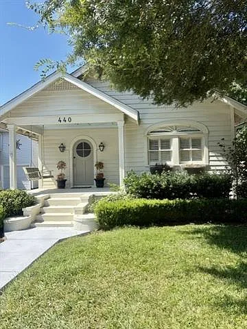 3 bed, 2.5 bath, 2800 sqft, $4,100 — Photo 2