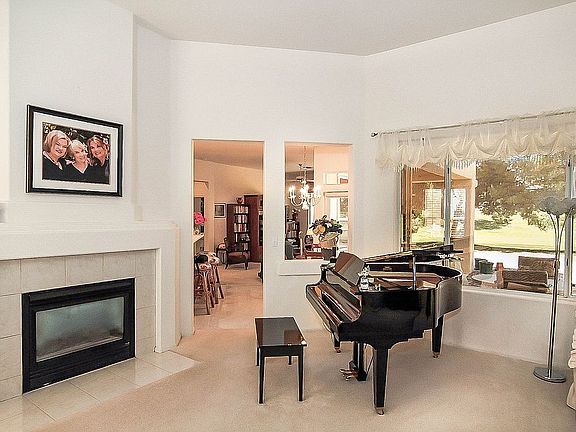 3rd image of 3005 Highland Falls Dr