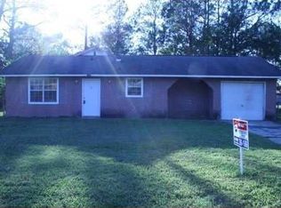 5605 New Castle Dr, Gautier, MS 39553