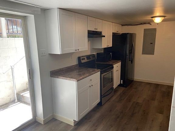 2nd image of 513 Blue St #B