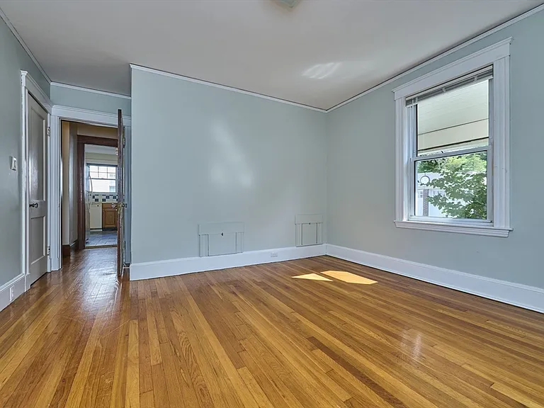 17 Elmira St #A — Photo 8