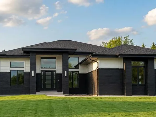 W256S6582 Pheasant DRIVE, Waukesha, WI 53189