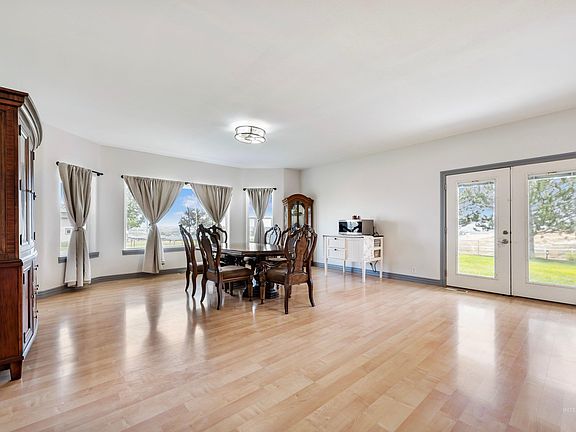 3rd image of 5530 E Tower Ln