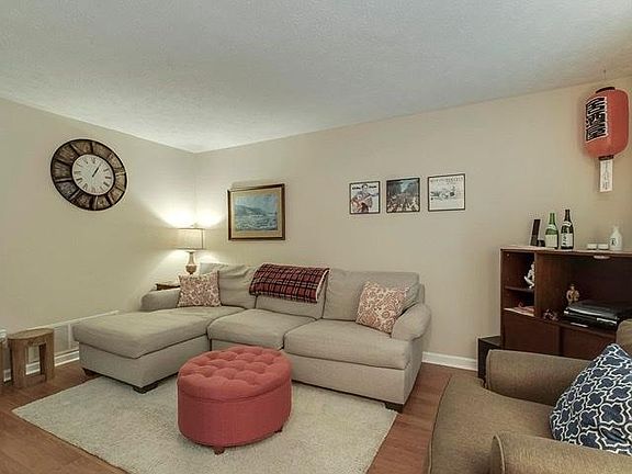 3rd image of 4039 Heather Ct #4039