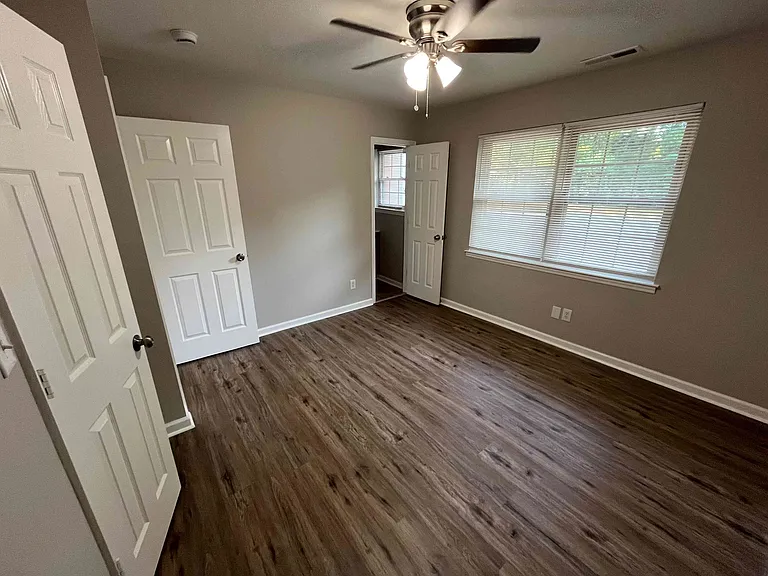 125 Greenwood Cir — Photo 9
