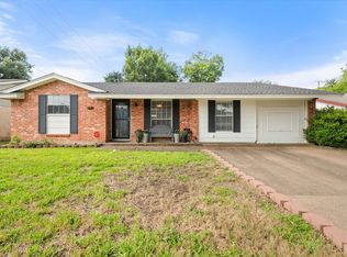 3012 Lisa Ln, Arlington, TX 76013