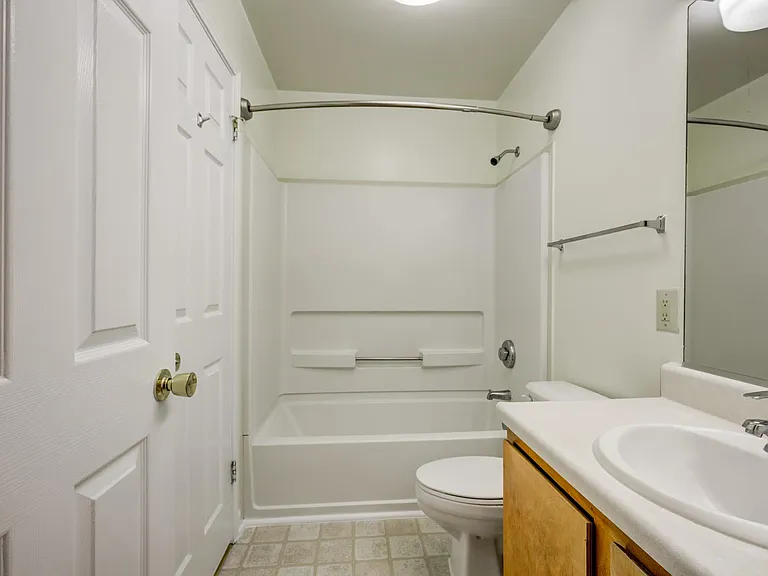 Dahlgren Townhomes — Photo 10