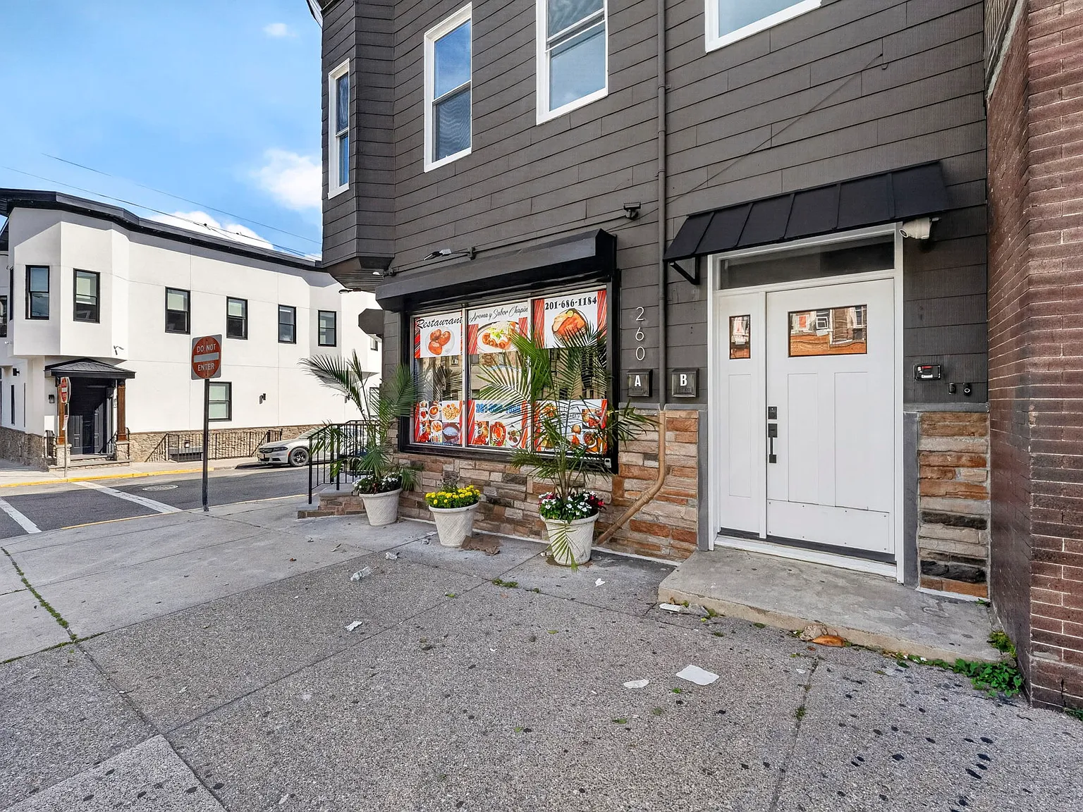 Studio, 400 sqft, $1,700 — Photo 2