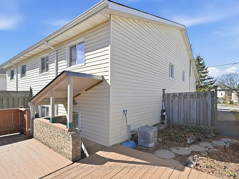 113 Commercial St #LOWER — Photo 1