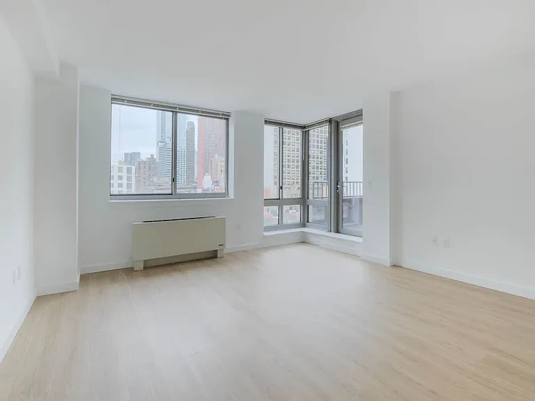 400 W 37th St #7R — Photo 63