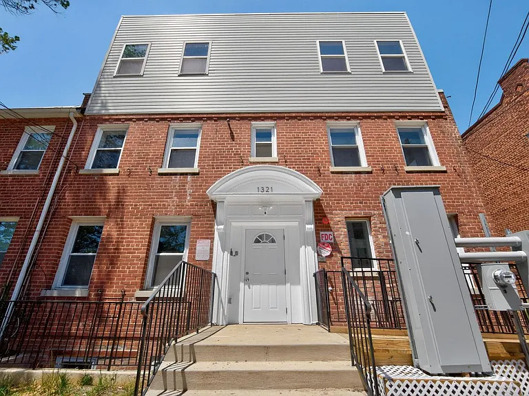1321 Anacostia Rd SE — Photo 1