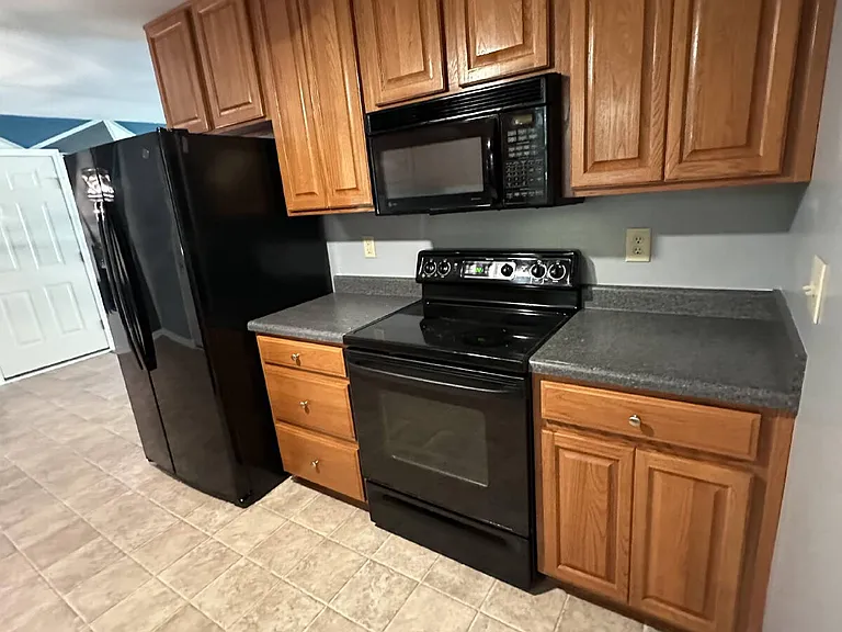 144 Pennington Rd NW — Photo 5