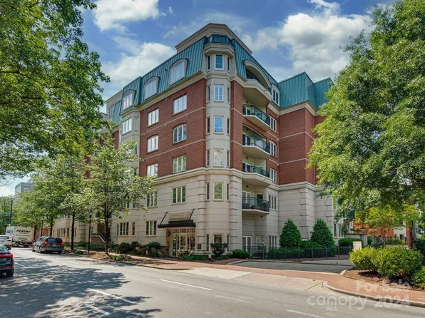 401 N Church St APT 405, Charlotte, NC 28202