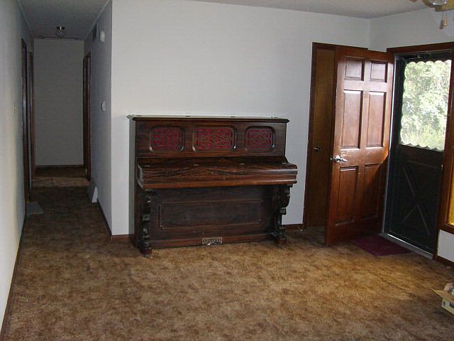 2nd image of 1500 Locust Ave